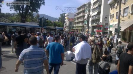 Πορεία μεταναστών και μεγάλη ένταση στη Μυτιλήνη – ΒΙΝΤΕΟ