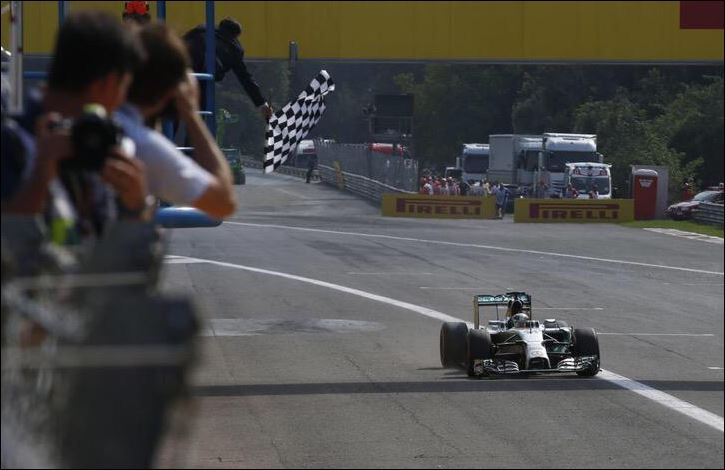 Θρίαμβος του Χάμιλτον και στη Μόντσα