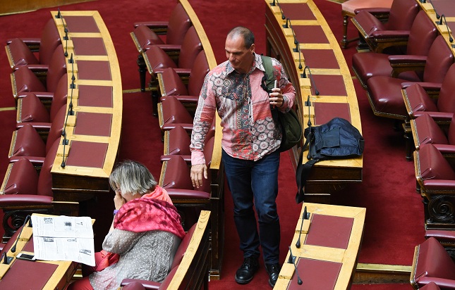 “Βόμβα” Βαρουφάκη: Στηρίξτε ΚΚΕ, ΛΑΕ ή εξωκοινοβουλευτική αριστερά…