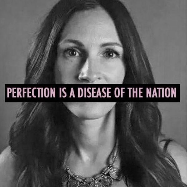 Η Ρόμπερτς ποζάρει αμακιγιάριστη και μιλά για την ομορφιά της ψυχής – ΦΩΤΟ