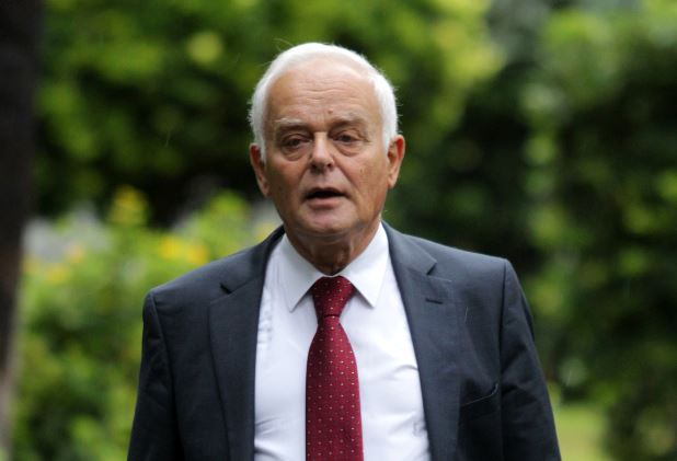 Μανιτάκης σε Παυλόπουλο: Επιστρέφω σπίτι μου