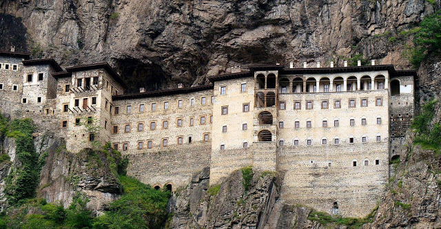 Κλείνει το μοναστήρι της Παναγίας Σουμελά στον Πόντο