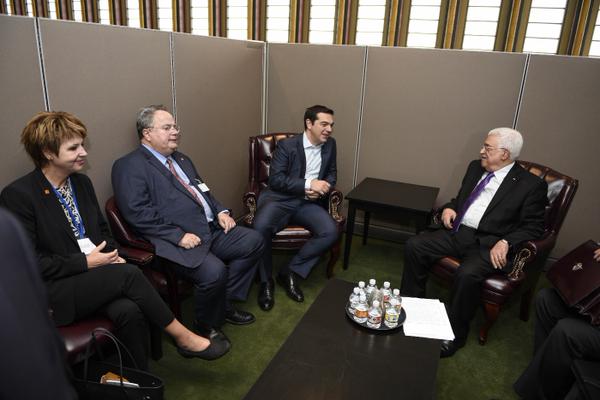Συνάντηση του Τσίπρα με τον Πρόεδρο της Παλαιστίνης – ΦΩΤΟ