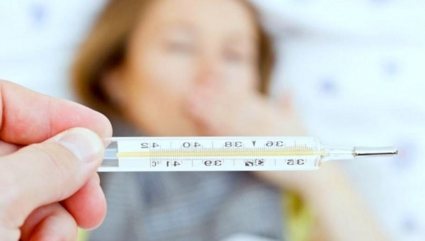 Πυρετός: Δείτε τι μπορεί να κρύβουν τα δέκατα