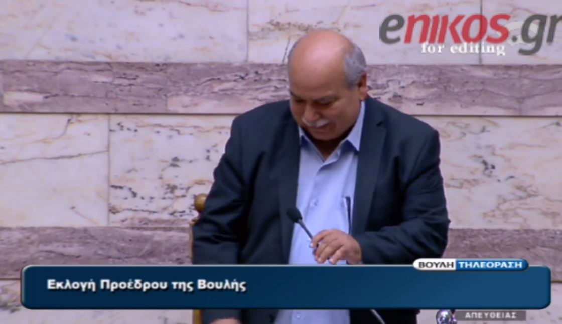 Ο συγκινημένος Βούτσης και το ζεστό χειροκρότημα – ΒΙΝΤΕΟ