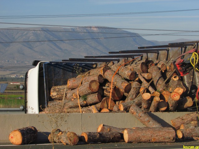 Ανατροπή νταλίκας στην Εγνατία οδό – ΒΙΝΤΕΟ