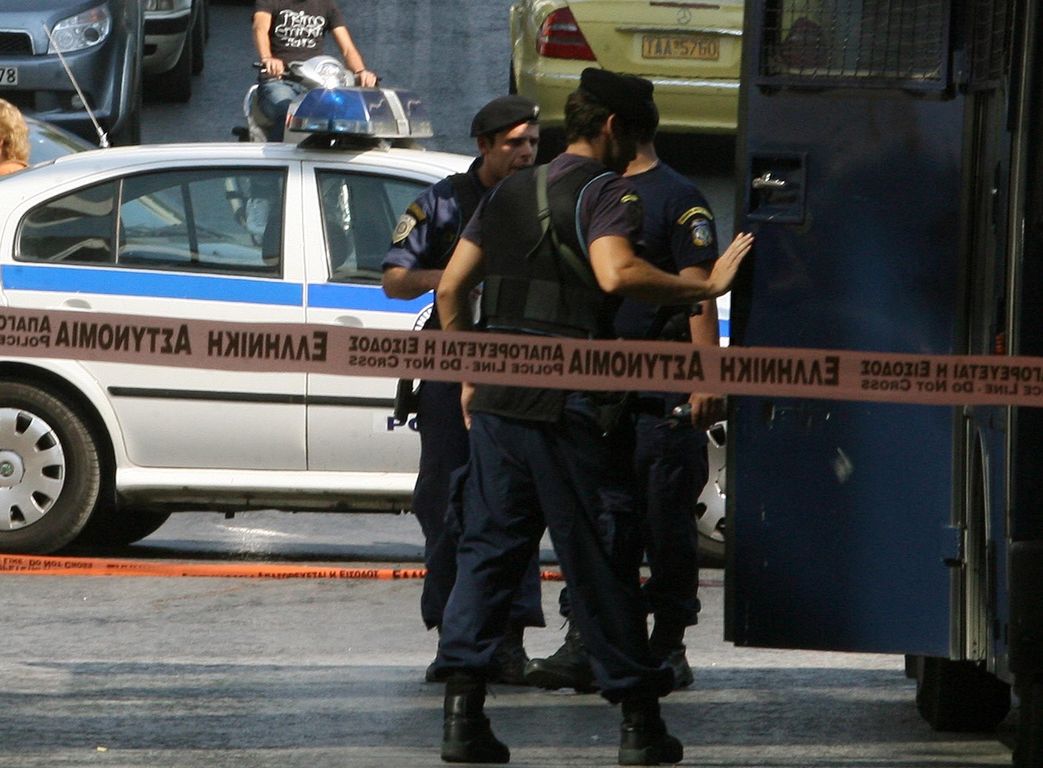 Βρήκαν δύο χειροβομβίδες στο Ειρηνοδικείο – Εκκενώθηκε ο χώρος – ΤΩΡΑ