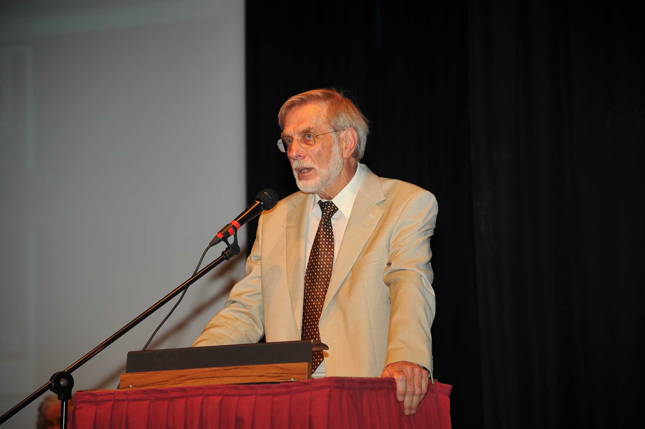 “Μπορούν να ξεκινήσουν διαπραγματεύσεις για τις γερμανικές αποζημιώσεις”