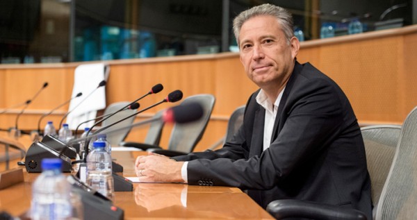 Χρυσόγονος: Υπεκφεύγει η Επιτροπή για την ανθρωπιστική κρίση στην Ελλάδα