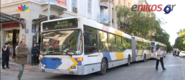 Φεύγουν από την πλατεία Βικτωρίας οι μετανάστες – ΒΙΝΤΕΟ