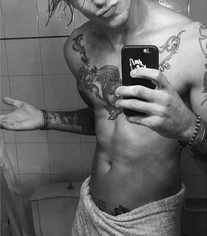 Το μοντέλο στο “πλευρό” της Σπυροπούλου – ΦΩΤΟ