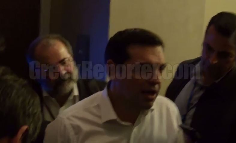 Οι χαλαρές στιγμές του Τσίπρα με τους ανταποκριτές στη Νέα Υόρκη – ΒΙΝΤΕΟ