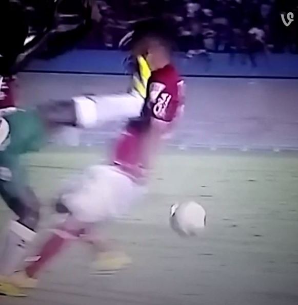 Αυτό το μαρκάρισμα τιμωρήθηκε μόνο με κίτρινη κάρτα – ΒΙΝΤΕΟ