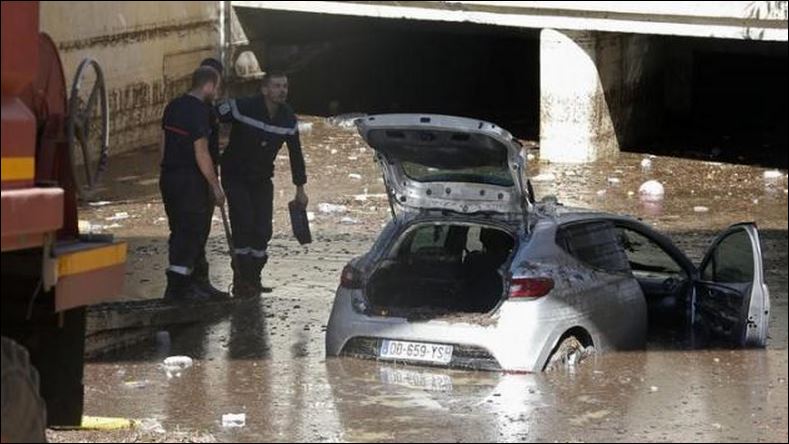 Εικόνες Αποκάλυψης στη Γαλλία – 16 νεκροί και 5 αγνοούμενοι από τις πλημμύρες – ΦΩΤΟ