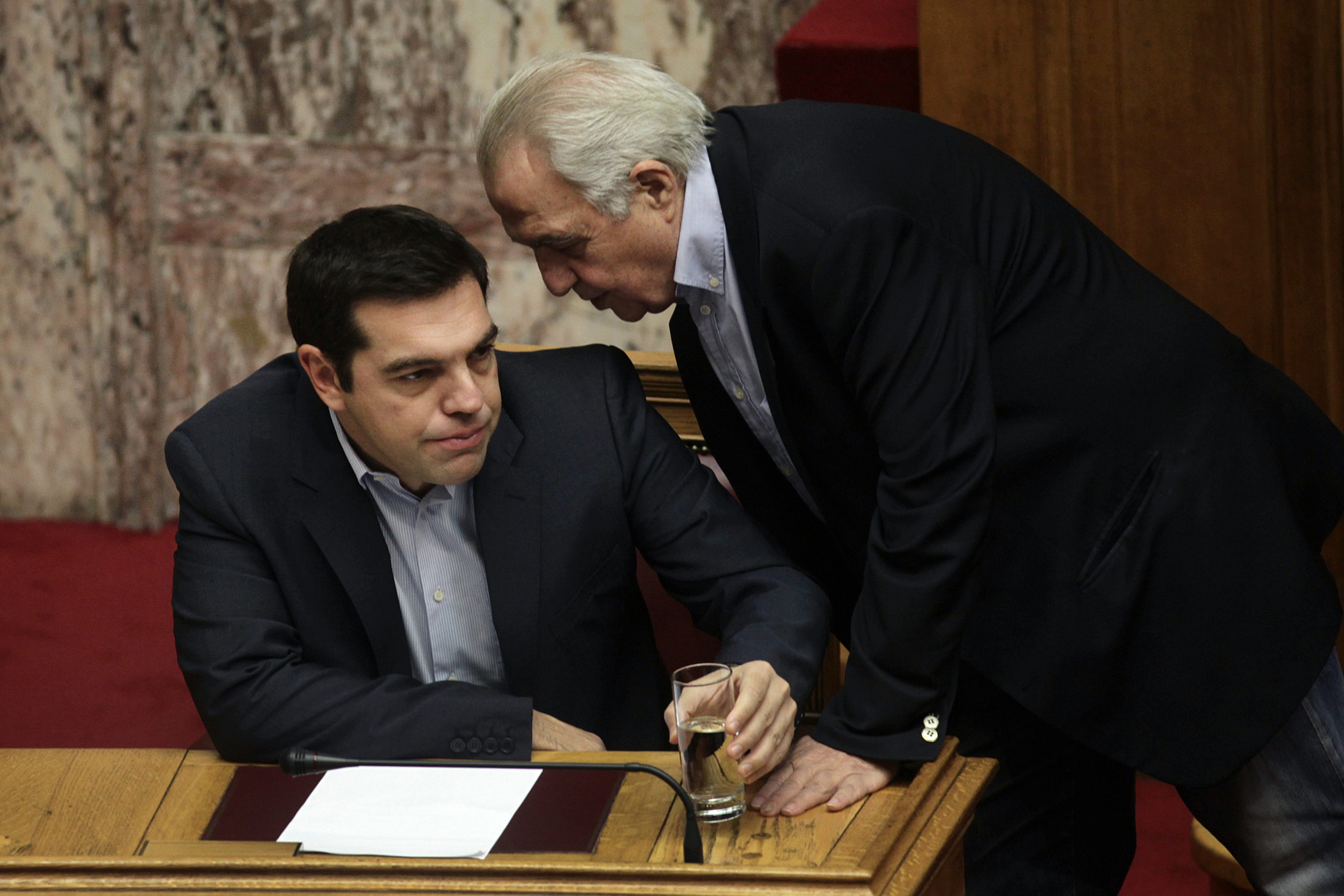 Η συζήτηση του Τσίπρα με τον Φλαμπουράρη – ΦΩΤΟ