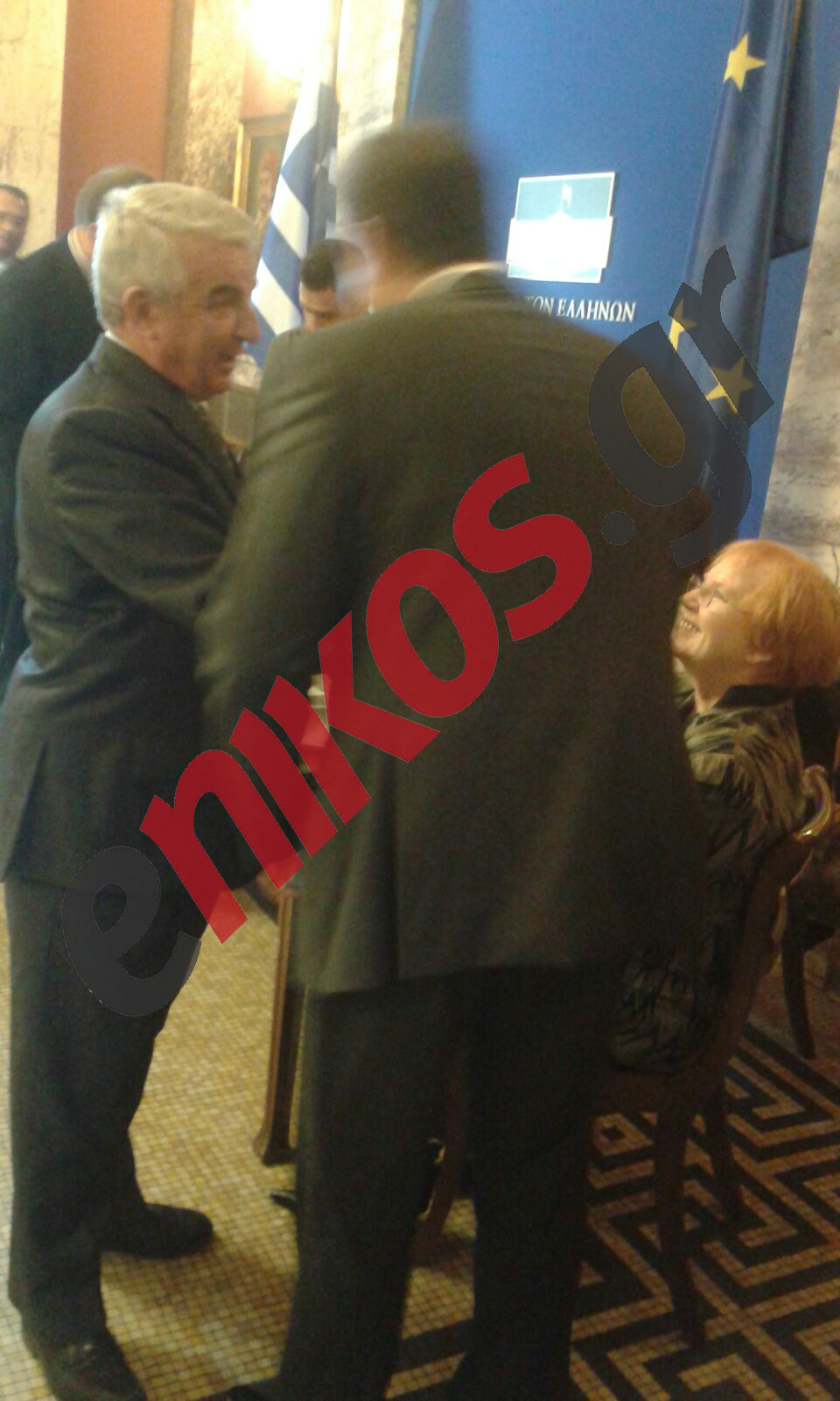 Τα συγχαρητήρια του Μπούρα στην μητέρα του Θεοχάρη – ΦΩΤΟ