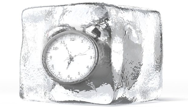 Πώς να καθαρίσετε τον πάγο από την κατάψυξη σε χρόνο μηδέν