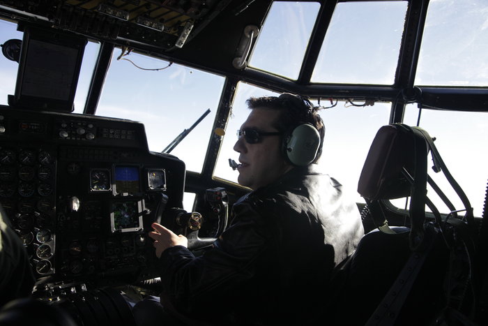 O Τσίπρας στο κόκπιτ του C-130 – ΦΩΤΟ