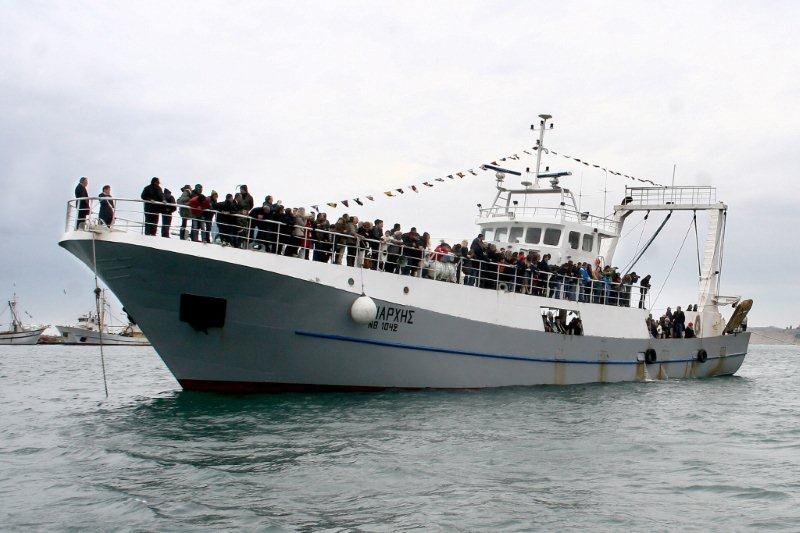 Ψαράδες διέσωσαν 41 ναυαγούς μετανάστες