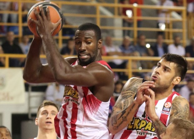 Ολυμπιακός – Τσεντεβίτα 57-48 (30′)