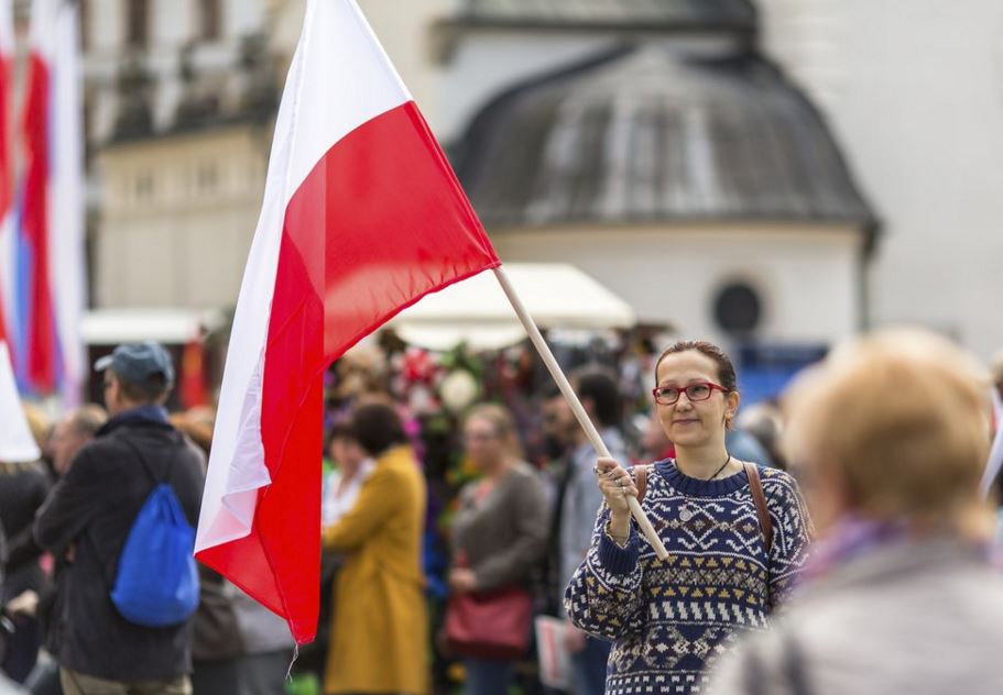 Διεξάγονται οι βουλευτικές εκλογές στην Πολωνία