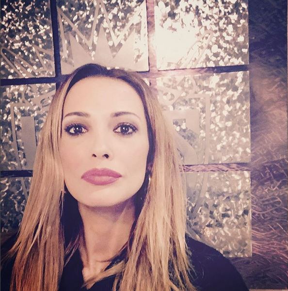 Η selfie της Καμηλά από το κρεβάτι της – ΦΩΤΟ