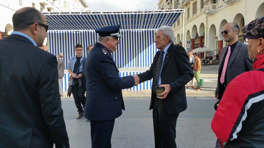 “Αντιπολίτευση” Μπουτάρη με γραβάτα