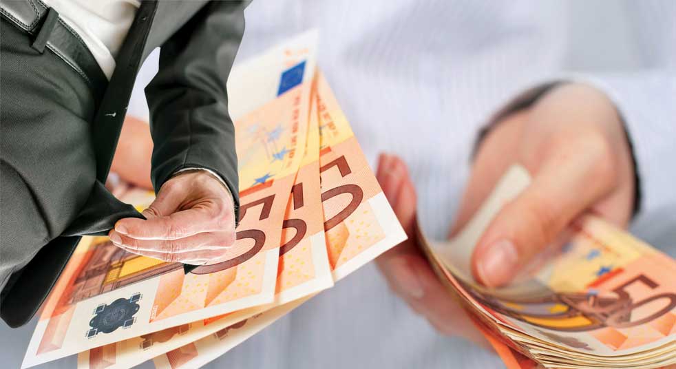 Διαγραφή χρεών στην εφορία με 7 κριτήρια