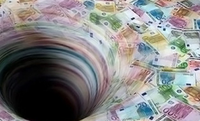 «Τρύπα» 4,9 δισ. ευρώ στα κρατικά έσοδα