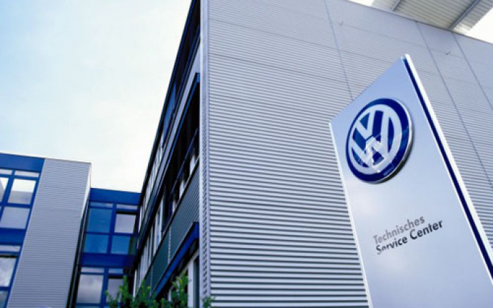 Reuters: Η VW είναι αρκετά ισχυρή για να αντέξει τον οικονομικό «κραδασμό» των 70 δις