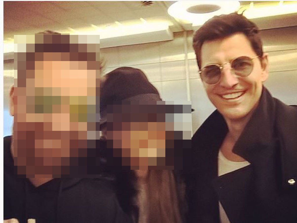 Με ποιους έβγαλε selfie ο Ρουβάς στο αεροδρόμιο; – ΦΩΤΟ