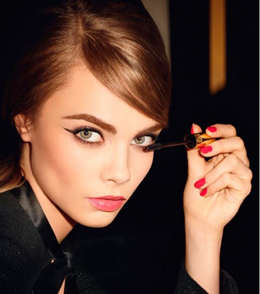 7 πράγματα που κάνουν οι γυναίκες με τέλειες βλεφαρίδες