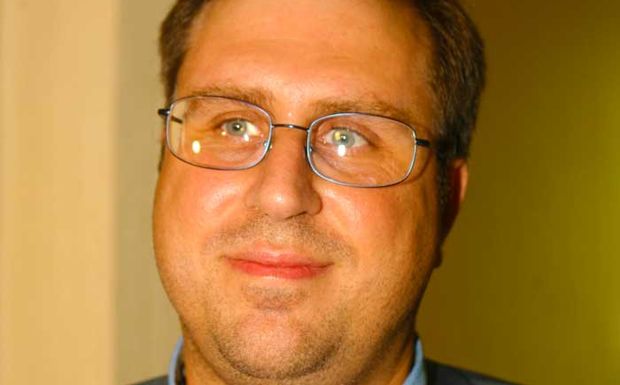 Επίθεση του Αϊβαλιώτη στον Άδωνι: Κάνει το… “κοφτήρι”