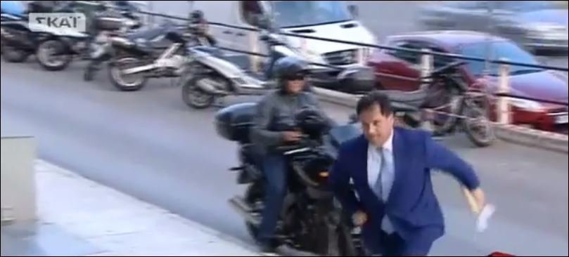 Το «ράλι» του Άδωνι στη Συγγρού – ΒΙΝΤΕΟ