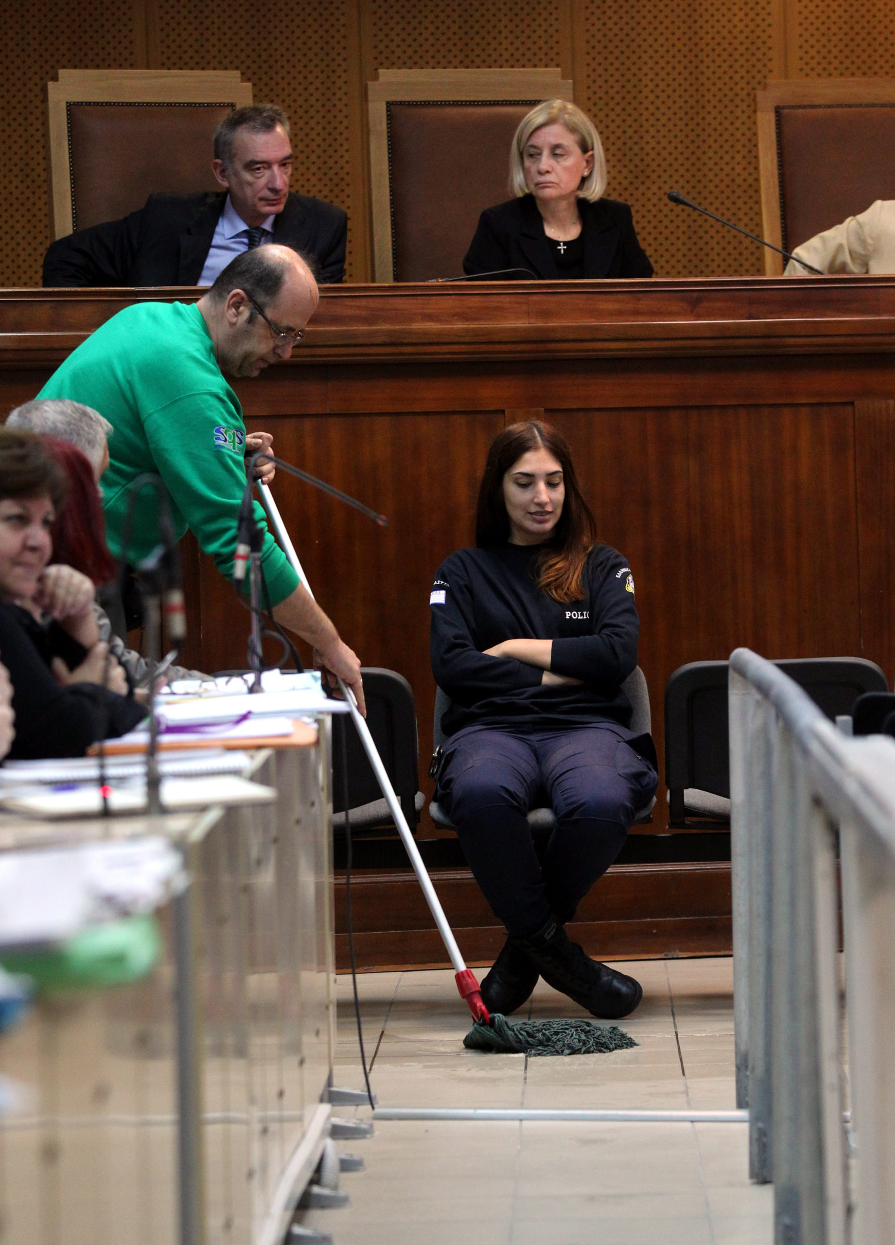 “Πλημμύρισε” η αίθουσα της δίκης της Χρυσής Αυγής – ΦΩΤΟ