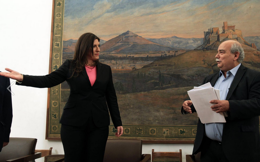 Οι αμήχανες στιγμές ανάμεσα στην Κωνσταντοπούλου και τον Βούτση – ΒΙΝΤΕΟ