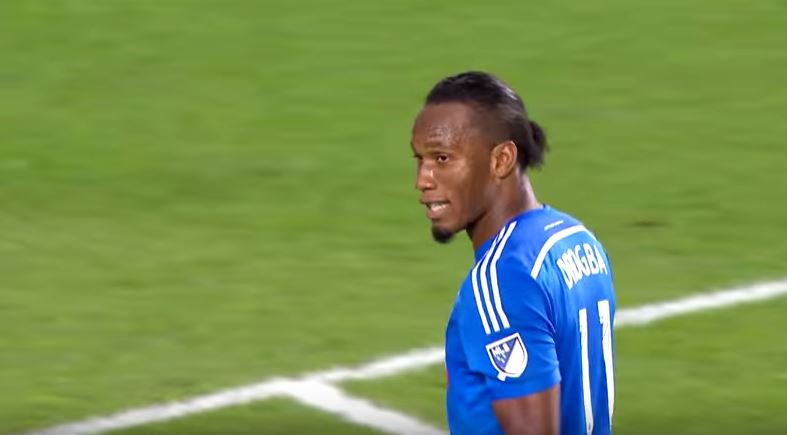 Ο Ντρογκμπά τον έκανε να χάσει το πέναλτι – ΒΙΝΤΕΟ