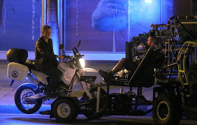 Ο Ματ Ντέιμον με μοτοσικλέτα της ΕΛ.ΑΣ. – ΦΩΤΟ