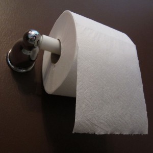 Αίμα στο χαρτί της τουαλέτας: Θα πρέπει να ανησυχήσουμε;