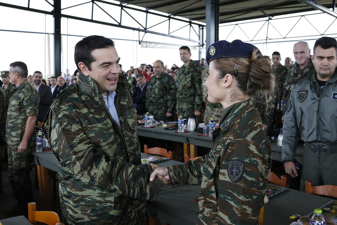 Ο Τσίπρας στα… χακί – ΦΩΤΟ