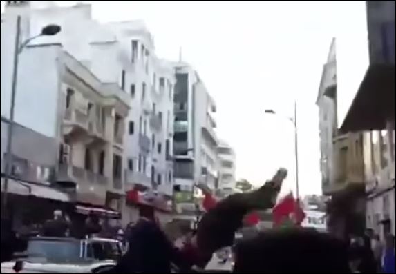 Βίντεο που σοκάρει – Αυτοκίνητο της συνοδείας του Ολάντ παρασύρει πολίτη