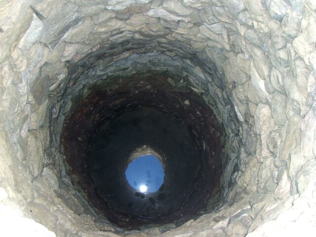 60χρονη έπεσε σε πηγάδι 15 μέτρων και… έζησε