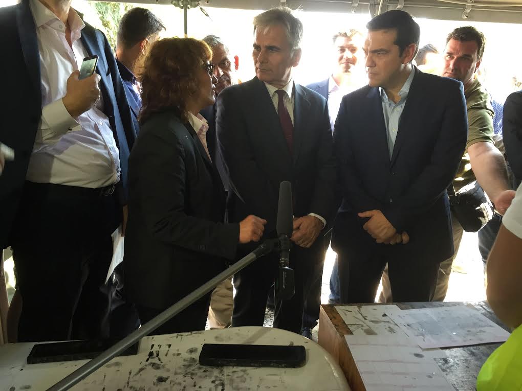 Τσίπρας- Φάιμαν στις εγκαταστάσεις υποδοχής προσφύγων στη Λέσβο – ΦΩΤΟ