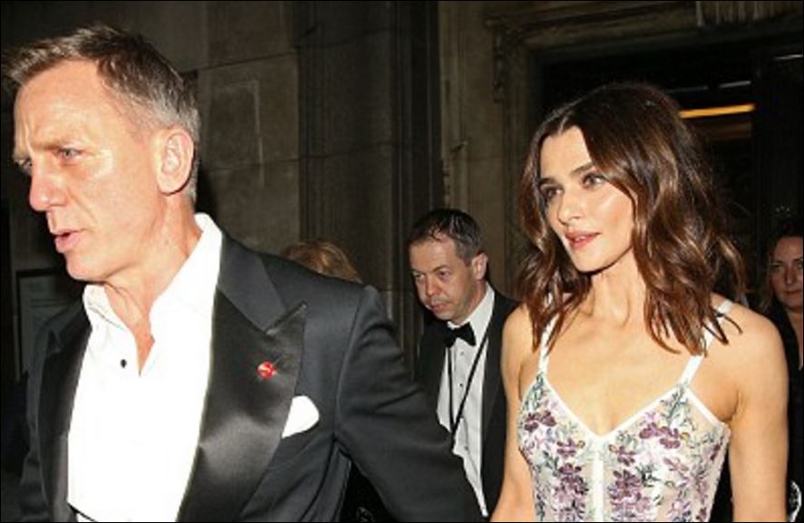 Το παθιασμένο φιλί του Ντάνιελ Γκρεγκ στη σύζυγό του – ΦΩΤΟ