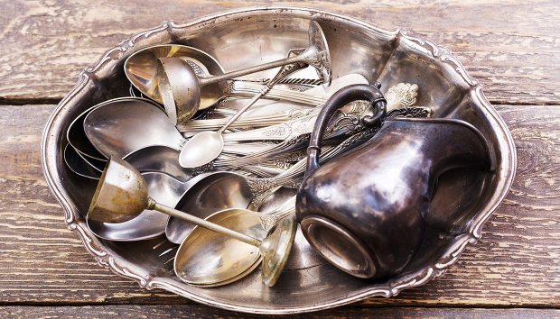 Πώς θα κάνετε τα ασημικά σας να αστράφτουν