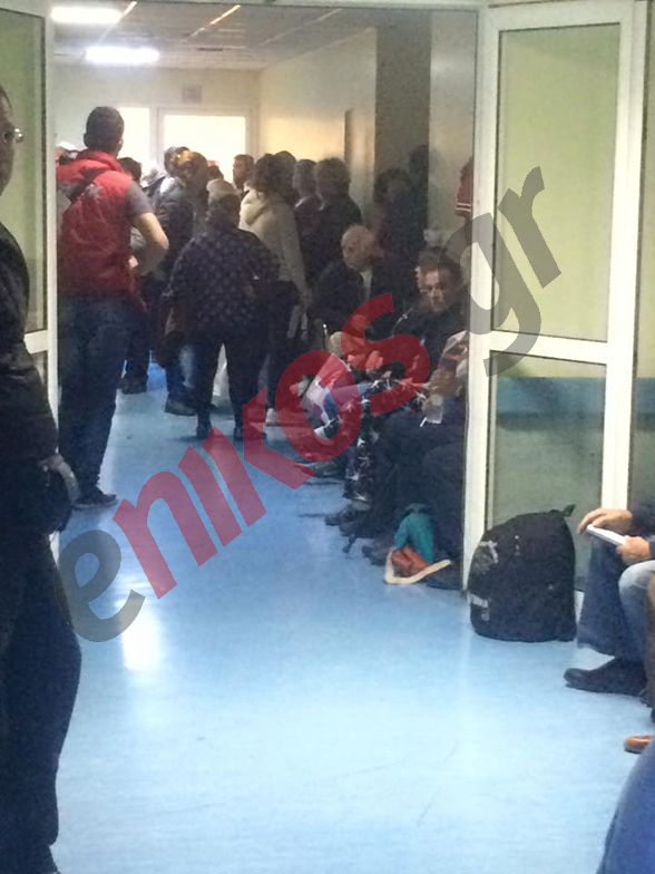 “Κόλαση” στην εφημερία του Ευαγγελισμού – Ατελείωτες ουρές – ΦΩΤΟ