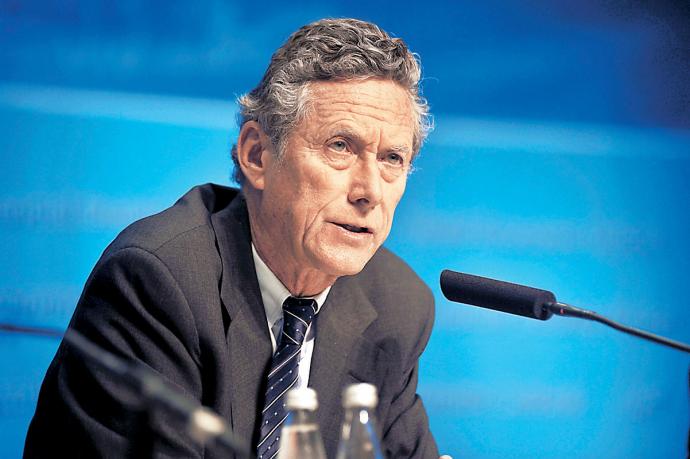 Μπλανσάρ: Απολύτως αναγκαία η απομείωση του ελληνικού χρέους