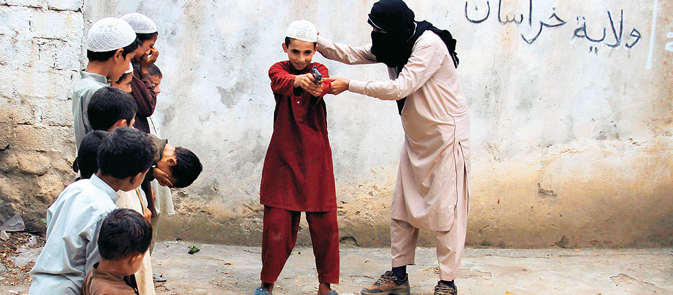 Το Ισλαμικό Κράτος “εκπαιδεύει” μικρούς τζιχαντιστές