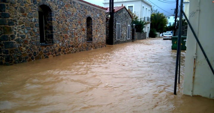 Πλημμύρες και κατολισθήσεις στη Χίο – ΒΙΝΤΕΟ- ΦΩΤΟ