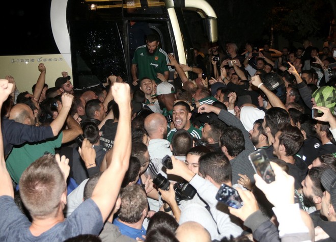 Αποθεώθηκαν οι παίκτες του Παναθηναϊκού – ΦΩΤΟ